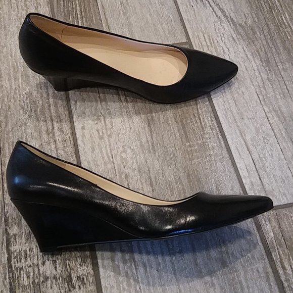 NINE WEST Shoes - NINE WEST Women's Shoes  Size 7 1/2 M. Genuine Leather-Black NW7GELATO